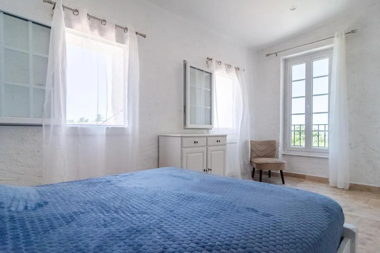 Saint Bernard Villa Fox-Amphoux France
